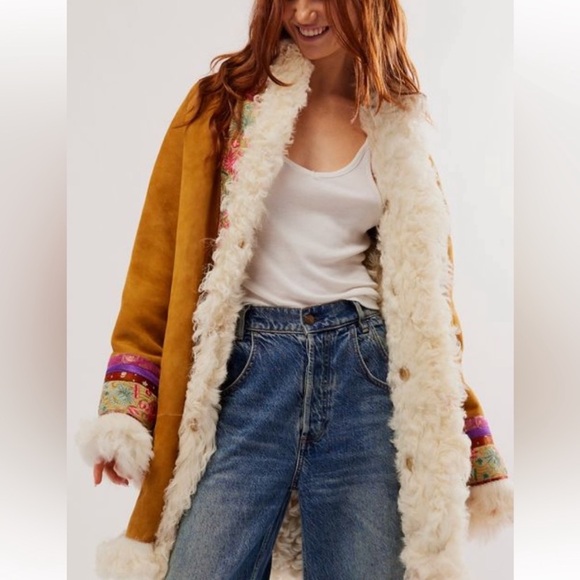 Shearling Fur Coat - Picture 2 of 8